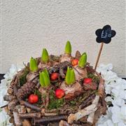 Large hyacinth bark container